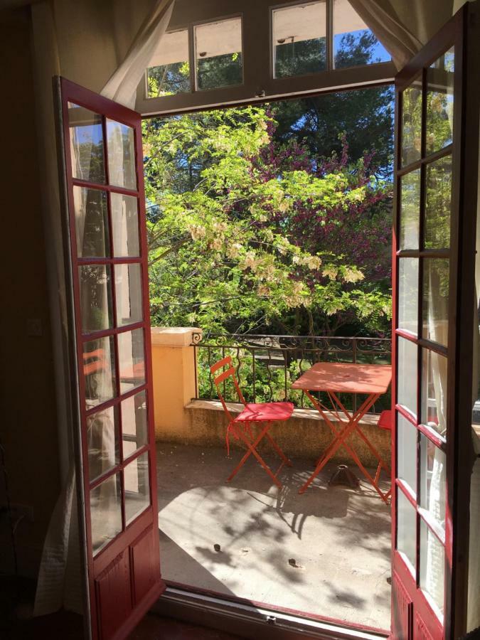 Roumanille Couette-café
